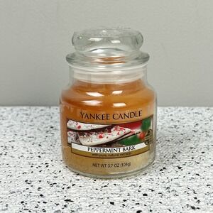 Yankee Candle Peppermint Bark 1253960 Small Jar 3.7 oz